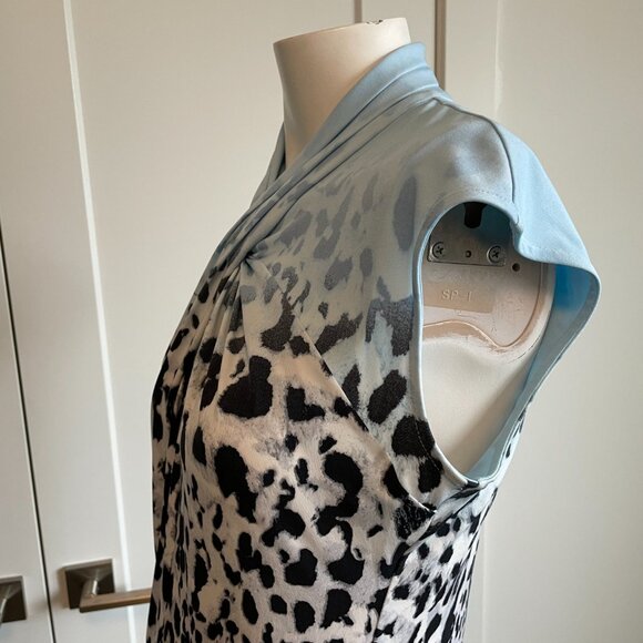 Calvin Klein Cap Slv Twist Neckline Animal Print Poly Blend Top Blue Blk Wht S - Picture 5 of 13